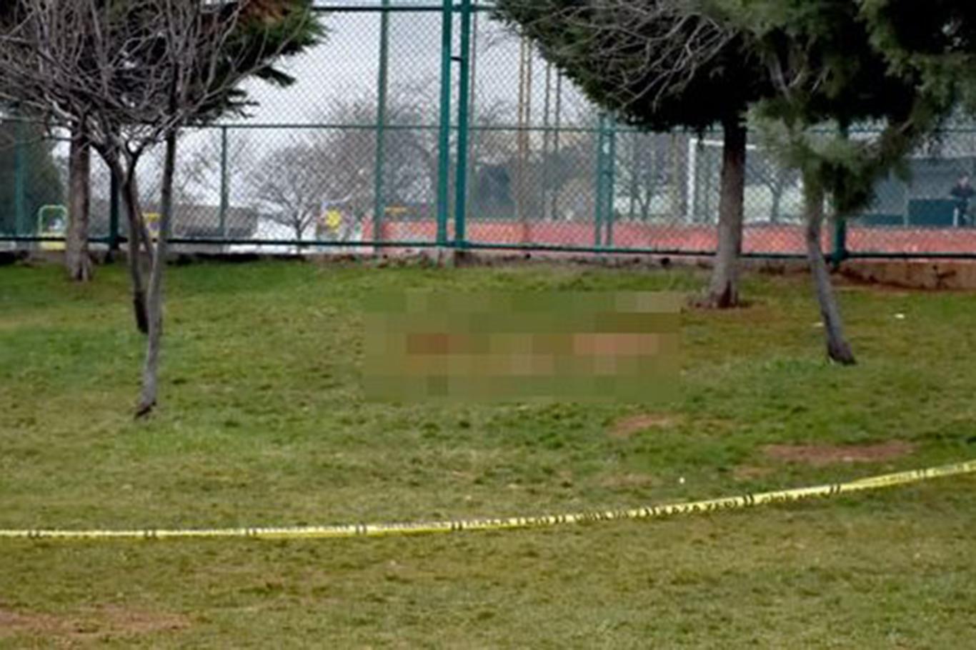 Parkta toprağa gömülmüş bebek cesedi bulundu Parkta toprağa gömülmüş bebek cesedi bulundu